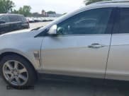 ✅ 2010 Cadillac SRX Premium Collection • VIN: 3GYFNCEY6AS608198 • Lot: 43127267. Wystawiony na IAAI z przebiegiem 193 152 mil. Bezpłatny archiwum sprzedaży aukcyjnych z USA i szczegółowy raport historii pojazdu na DreamBid. Zdjęcie 13.