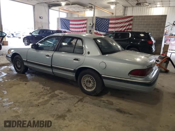 ✅ 1992 Mercury Grand Marquis GS • VIN: 2MECM74W0NX709785 • Lot: 81933734. Listed on Copart with 66,960 mi. Free auction sales archive from the USA and detailed vehicle history report at DreamBid. Image 2.