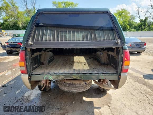 2002 Chevrolet Silverado 1500 LS with VIN 1GCEK14T32Z122554, listed as a Copart auction lot 62341735 with 83,409 mi miles and Clean title. Bid and sale history available at DreamBid. Image 6.