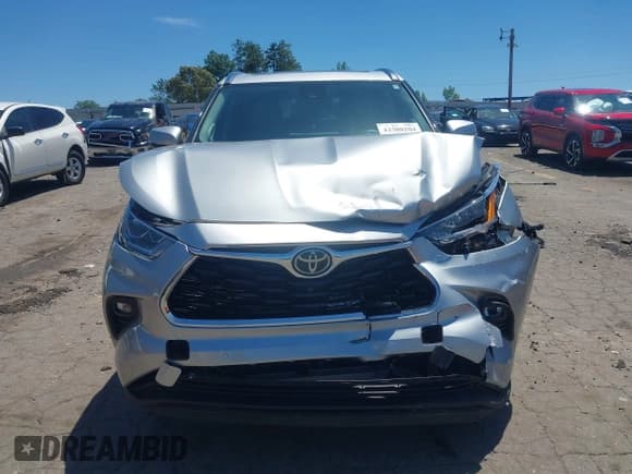 ✅ 2021 Toyota Highlander Limited • VIN: 5TDYZRAH0MS089945 • Lot: 42308104. Listed on IAAI with 41,200 mi. Free auction sales archive from the USA and detailed vehicle history report at DreamBid. Image 12.
