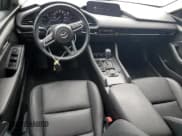 ✅ 2020 Mazda 3 Select • VIN: 3MZBPBCM9LM138553 • Лот: 57683675. Опубликован ранее на Copart с пробегом 39 907 миль. Бесплатный доступ к архиву аукционных продаж из США и подробный отчёт об истории автомобиля на DreamBid. Изображение 8.
