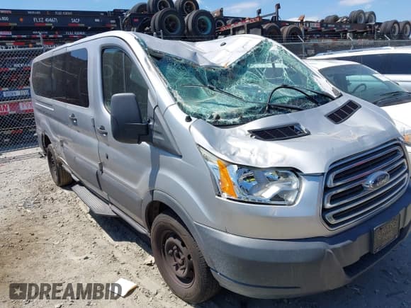 ✅ 2017 Ford Transit XL • VIN: 1FBZX2ZM0HKA05479 • Lot: 42181202. Wystawiony na IAAI z przebiegiem 195 346 mil. Bezpłatny archiwum sprzedaży aukcyjnych z USA i szczegółowy raport historii pojazdu na DreamBid. Zdjęcie 1.