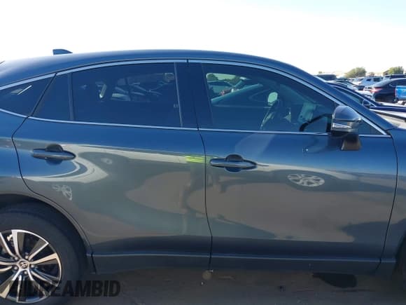 ✅ 2022 Toyota Venza XLE • VIN: JTEAAAAH7NJ092457 • Lot: 43698762. Listed on IAAI with 60,153 mi. Free auction sales archive from the USA and detailed vehicle history report at DreamBid. Image 13.