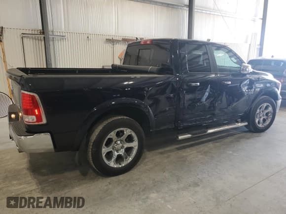 ✅ 2017 Ram 1500 Laramie • VIN: 1C6RR7JT9HS515830 • Lot: 56312445. Wystawiony na Copart z przebiegiem 82 752 mil. Bezpłatny archiwum sprzedaży aukcyjnych z USA i szczegółowy raport historii pojazdu na DreamBid. Zdjęcie 3.
