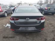✅ 2023 Mazda 3 S Select • VIN: 3MZBPABM2PM354066 • Lot: 41339983. Wystawiony na IAAI z przebiegiem 13 536 mil. Bezpłatny archiwum sprzedaży aukcyjnych z USA i szczegółowy raport historii pojazdu na DreamBid. Zdjęcie 16.