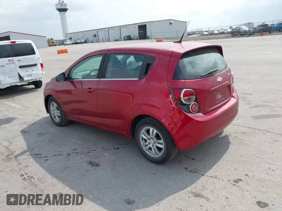 2013 Chevrolet Sonic LT с VIN 1G1JD6SB4D4246034, выставлен на аукционе IAAI как лот 43231702 с пробегом 54 856 миль миль и . История ставок и продаж доступна на DreamBid. Изображение 3.