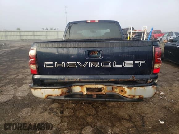 ✅ 2005 Chevrolet Silverado 1500 • VIN: 1GCEC19XX5Z227346 • Лот: 71914014. Опубликован ранее на Copart с пробегом Не указан. Бесплатный доступ к архиву аукционных продаж из США и подробный отчёт об истории автомобиля на DreamBid. Изображение 6.