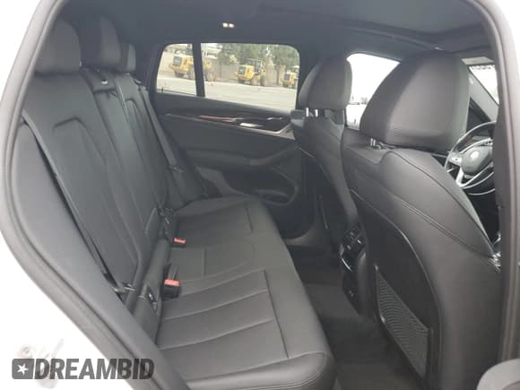 ✅ 2021 BMW X4 xDrive30i • VIN: 5UX2V1C01M9H64809 • Lot: 82207935. Wystawiony na Copart z przebiegiem 18 536 mil. Bezpłatny archiwum sprzedaży aukcyjnych z USA i szczegółowy raport historii pojazdu na DreamBid. Zdjęcie 11.