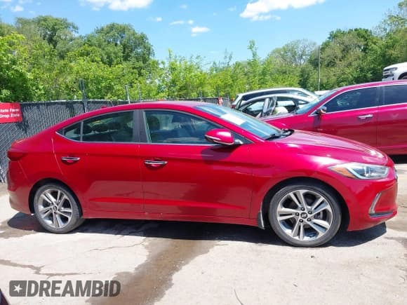 ✅ 2017 Hyundai Elantra SE • VIN: KMHD84LF3HU300262 • Lot: 42155510. Wystawiony na IAAI z przebiegiem 118 464 mil. Bezpłatny archiwum sprzedaży aukcyjnych z USA i szczegółowy raport historii pojazdu na DreamBid. Zdjęcie 13.