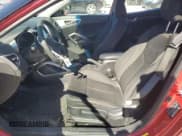 ✅ 2016 Hyundai Veloster • VIN: KMHTC6AD4GU274616 • Lot: 75307994. Wystawiony na Copart z przebiegiem 160 928 mil. Bezpłatny archiwum sprzedaży aukcyjnych z USA i szczegółowy raport historii pojazdu na DreamBid. Zdjęcie 7.