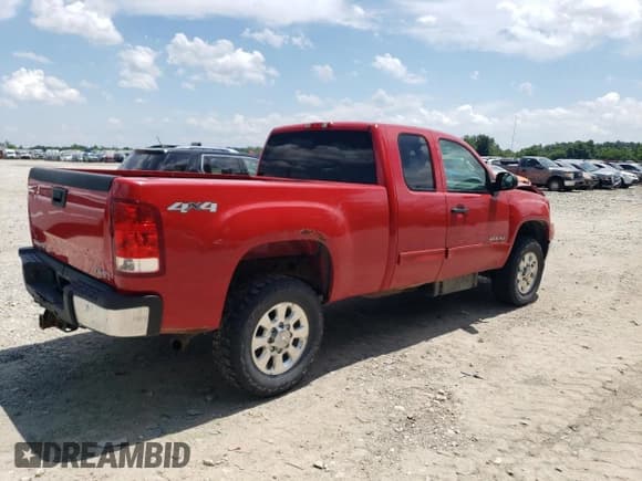 ✅ 2013 GMC Sierra 2500HD SLE • VIN: 1GT220C87DZ293210 • Лот: 62682875. Опубликован ранее на Copart с пробегом 173 240 миль. Бесплатный доступ к архиву аукционных продаж из США и подробный отчёт об истории автомобиля на DreamBid. Изображение 3.