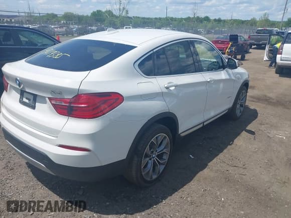✅ 2015 BMW X4 xDrive35i • VIN: 5UXXW5C54F0E88882 • Lot: 42159385. Wystawiony na IAAI z przebiegiem 110 000 mil. Bezpłatny archiwum sprzedaży aukcyjnych z USA i szczegółowy raport historii pojazdu na DreamBid. Zdjęcie 4.