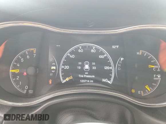 ✅ 2019 Jeep Grand Cherokee Altitude • VIN: 1C4RJFAG6KC819440 • Лот: 57659955. Опубликован ранее на Copart с пробегом 123 714 миль. Бесплатный доступ к архиву аукционных продаж из США и подробный отчёт об истории автомобиля на DreamBid. Изображение 9.