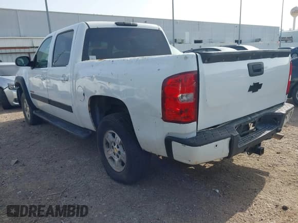 ✅ 2008 Chevrolet Silverado 1500 • VIN: 2GCFC13Y681118367 • Lot: 42632087. Wystawiony na IAAI z przebiegiem 99 623 mil. Bezpłatny archiwum sprzedaży aukcyjnych z USA i szczegółowy raport historii pojazdu na DreamBid. Zdjęcie 3.