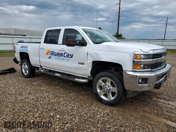✅ 2016 Chevrolet Silverado 2500HD LT • VIN: 1GC1KVEG6GF303941 • Lot: 65671285. Wystawiony na Copart z przebiegiem 108 911 mil. Bezpłatny archiwum sprzedaży aukcyjnych z USA i szczegółowy raport historii pojazdu na DreamBid. Zdjęcie 4.