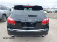 ✅ 2011 Porsche Cayenne • VIN: WP1AA2A2XBLA05624 • Lot: 42075578. Wystawiony na IAAI z przebiegiem 75 778 mil. Bezpłatny archiwum sprzedaży aukcyjnych z USA i szczegółowy raport historii pojazdu na DreamBid. Zdjęcie 16.