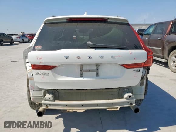 ✅ 2019 Volvo XC60 Momentum • VIN: LYV102RKXKB186768 • Lot: 85666365. Wystawiony na Copart z przebiegiem 190 850 mil. Bezpłatny archiwum sprzedaży aukcyjnych z USA i szczegółowy raport historii pojazdu na DreamBid. Zdjęcie 6.