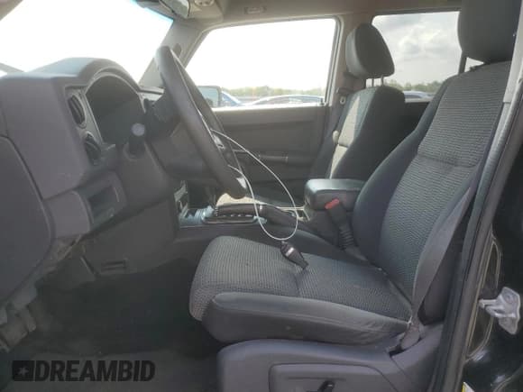 ✅ 2009 Jeep Commander Sport • VIN: 1J8HG48K39C501268 • Lot: 64312325. Listed on Copart with 184,794 mi. Free auction sales archive from the USA and detailed vehicle history report at DreamBid. Image 7.