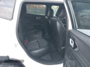 ✅ 2023 Jeep Compass Latitude • VIN: 3C4NJDBN2PT531684 • Lot: 43592365. Wystawiony na IAAI z przebiegiem 19 946 mil. Bezpłatny archiwum sprzedaży aukcyjnych z USA i szczegółowy raport historii pojazdu na DreamBid. Zdjęcie 8.