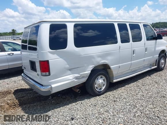 ✅ 1999 Ford Econoline Passenger XL • VIN: 1FBSS31L3XHB14197 • Лот: 42253831. Опубликован ранее на IAAI с пробегом 41 664 миль. Бесплатный доступ к архиву аукционных продаж из США и подробный отчёт об истории автомобиля на DreamBid. Изображение 4.