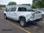 ✅ 2019 Chevrolet Silverado 1500 Work Truck • VIN: 1GCUYAEF9KZ338038 • Lot: 43120191. Wystawiony na IAAI z przebiegiem 100 266 mil. Bezpłatny archiwum sprzedaży aukcyjnych z USA i szczegółowy raport historii pojazdu na DreamBid. Zdjęcie 3.