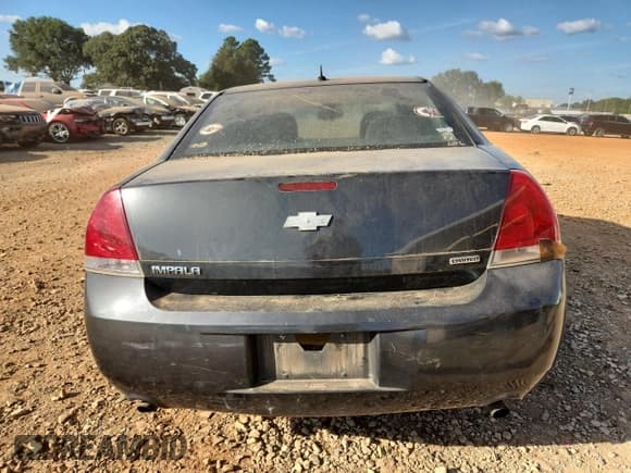 ✅ 2014 Chevrolet Impala LS • VIN: 2G1WA5E34E1110884 • Лот: 84921625. Опубликован ранее на Copart с пробегом 228 784 миль. Бесплатный доступ к архиву аукционных продаж из США и подробный отчёт об истории автомобиля на DreamBid. Изображение 6.