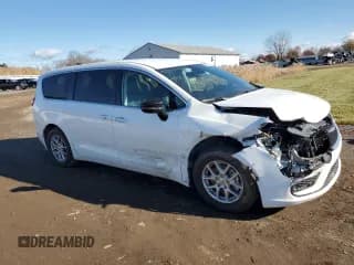 ✅ 2024 Chrysler Pacifica Touring L • VIN: 2C4RC1BGXRR120163 • Lot: 92834305. Wystawiony na Copart z przebiegiem 69 293 mil. Bezpłatny archiwum sprzedaży aukcyjnych z USA i szczegółowy raport historii pojazdu na DreamBid. Zdjęcie 4.