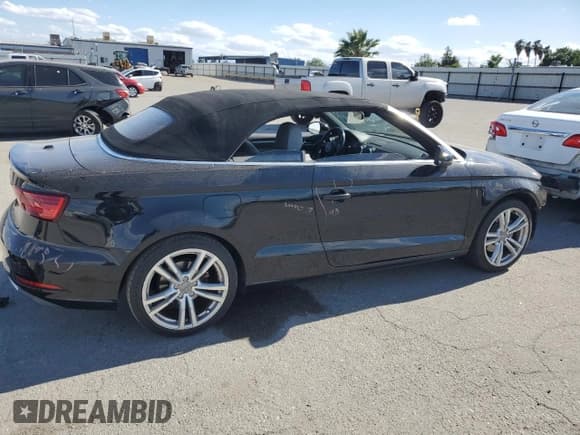 ✅ 2018 Audi A3 Cabriolet Premium • VIN: WAU6ULFF3J1011577 • Лот: 56677405. Опубликован ранее на Copart с пробегом 47 522 миль. Бесплатный доступ к архиву аукционных продаж из США и подробный отчёт об истории автомобиля на DreamBid. Изображение 3.