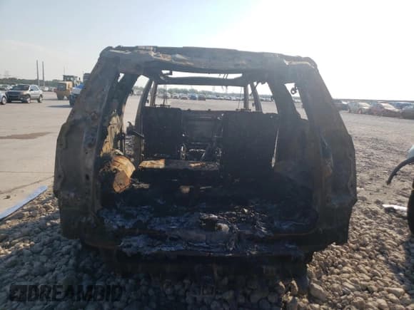 ✅ 2023 Chevrolet Suburban LT • VIN: 1GNSCCKD7PR332242 • Lot: 59224604. Wystawiony na Copart z przebiegiem Nie podano. Bezpłatny archiwum sprzedaży aukcyjnych z USA i szczegółowy raport historii pojazdu na DreamBid. Zdjęcie 6.