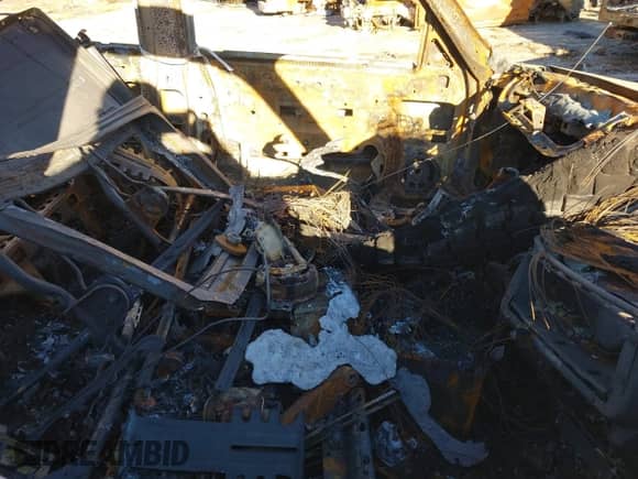 2006 GMC Sierra 1500 SLE1 с VIN 2GTEK13T161192988, выставлен на аукционе IAAI как лот 41094571 с пробегом Не указан миль и . История ставок и продаж доступна на DreamBid. Изображение 5.