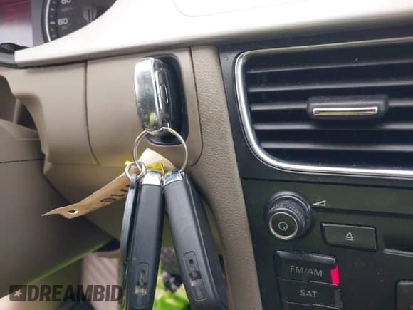 ✅ 2011 Audi A4 Premium Plus • VIN: WAUWFAFL4BA043010 • Lot: 42638436. Wystawiony na IAAI z przebiegiem 88 615 mil. Bezpłatny archiwum sprzedaży aukcyjnych z USA i szczegółowy raport historii pojazdu na DreamBid. Zdjęcie 11.