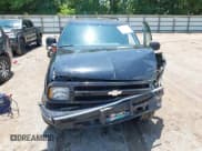 ✅ 1997 Chevrolet Blazer LS • VIN: 1GNDT13W0V2182560 • Лот: 42463604. Опубликован ранее на IAAI с пробегом 106 543 миль. Бесплатный доступ к архиву аукционных продаж из США и подробный отчёт об истории автомобиля на DreamBid. Изображение 6.