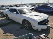 ✅ 2015 Dodge Challenger R/T • VIN: 2C3CDZATXFH708649 • Lot: 70843824. Wystawiony na Copart z przebiegiem 72 986 mil. Bezpłatny archiwum sprzedaży aukcyjnych z USA i szczegółowy raport historii pojazdu na DreamBid. Zdjęcie 4.