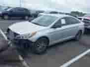 2016 Hyundai Sonata 2.4L z VIN 5NPE24AF1GH409129, wystawiony jako IAAI lot #42497240 z przebiegiem 228 574 mil mil oraz . Historia ofert i sprzedaży dostępna na DreamBid. Obrazek 17.