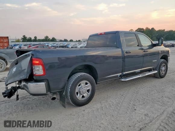 ✅ 2022 Ram 2500 Big Horn • VIN: 3C6UR5JL0NG163173 • Lot: 80914815. Wystawiony na Copart z przebiegiem 216 441 mil. Bezpłatny archiwum sprzedaży aukcyjnych z USA i szczegółowy raport historii pojazdu na DreamBid. Zdjęcie 3.
