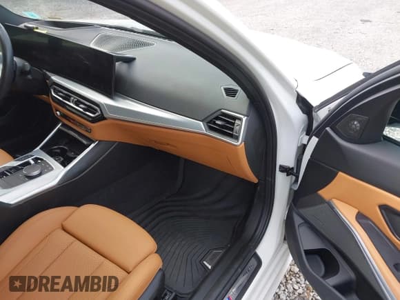 ✅ 2024 BMW 3 Series M340i xDrive • VIN: 3MW49FF02R8E13457 • Lot: 42611678. Wystawiony na IAAI z przebiegiem 11 052 mil. Bezpłatny archiwum sprzedaży aukcyjnych z USA i szczegółowy raport historii pojazdu na DreamBid. Zdjęcie 5.