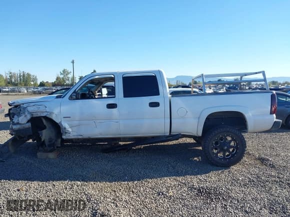 ✅ 2005 Chevrolet Silverado 2500HD LS • VIN: 1GCHK23245F872028 • Lot: 43368972. Listed on IAAI with 234,712 mi. Free auction sales archive from the USA and detailed vehicle history report at DreamBid. Image 15.