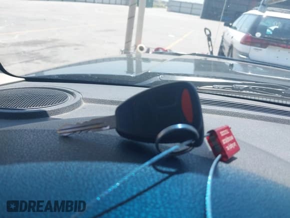 ✅ 2006 Jeep Commander • VIN: 1J8HG48N26C132053 • Лот: 42719052. Опубликован ранее на IAAI с пробегом 187 683 миль. Бесплатный доступ к архиву аукционных продаж из США и подробный отчёт об истории автомобиля на DreamBid. Изображение 11.