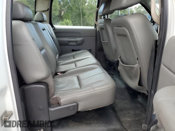 ✅ 2009 Chevrolet Silverado 2500HD Work Truck • VIN: 1GCHC43K49F133191 • Лот: 90463065. Опубликован ранее на Copart с пробегом Не указан. Бесплатный доступ к архиву аукционных продаж из США и подробный отчёт об истории автомобиля на DreamBid. Изображение 10.