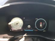 ✅ 2022 Hyundai Santa Fe Calligraphy • VIN: 5NMS5DAL1NH394433 • Lot: 43808034. Wystawiony na Copart z przebiegiem 26 057 mil. Bezpłatny archiwum sprzedaży aukcyjnych z USA i szczegółowy raport historii pojazdu na DreamBid. Zdjęcie 9.