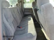 ✅ 2006 Chevrolet Silverado 2500HD Work Truck • VIN: 1GCHK29UX6E129048 • Lot: 71828374. Wystawiony na Copart z przebiegiem 287 119 mil. Bezpłatny archiwum sprzedaży aukcyjnych z USA i szczegółowy raport historii pojazdu na DreamBid. Zdjęcie 10.