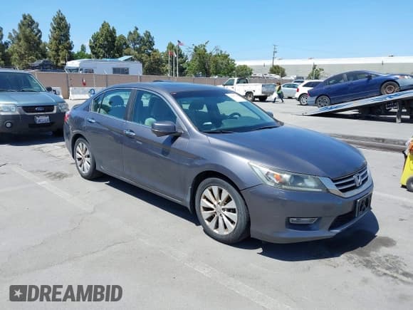 ✅ 2013 Honda Accord EX • VIN: 1HGCR2F76DA033881 • Lot: 42559749. Listed on IAAI with 247,708 mi. Free auction sales archive from the USA and detailed vehicle history report at DreamBid. Image 1.