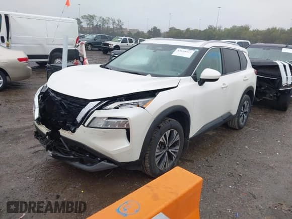 ✅ 2023 Nissan Rogue SV • VIN: 5N1BT3BA0PC865093 • Lot: 43529737. Wystawiony na IAAI z przebiegiem 35 186 mil. Bezpłatny archiwum sprzedaży aukcyjnych z USA i szczegółowy raport historii pojazdu na DreamBid. Zdjęcie 17.