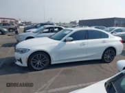 ✅ 2019 BMW 3 Series 330i • VIN: 3MW5R1J53K8A04089 • Lot: 42865639. Wystawiony na IAAI z przebiegiem 79 083 mil. Bezpłatny archiwum sprzedaży aukcyjnych z USA i szczegółowy raport historii pojazdu na DreamBid. Zdjęcie 14.