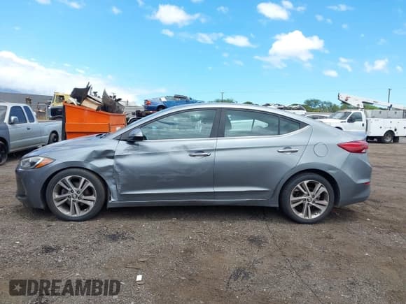 ✅ 2017 Hyundai Elantra SE • VIN: KMHD84LF5HU193876 • Lot: 42047697. Wystawiony na IAAI z przebiegiem 61 398 mil. Bezpłatny archiwum sprzedaży aukcyjnych z USA i szczegółowy raport historii pojazdu na DreamBid. Zdjęcie 14.
