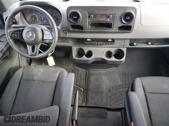 ✅ 2021 Mercedes-Benz Sprinter • VIN: W1Y4DBHY5MP368520 • Лот: 85560915. Опубликован ранее на Copart с пробегом 162 548 миль. Бесплатный доступ к архиву аукционных продаж из США и подробный отчёт об истории автомобиля на DreamBid. Изображение 8.