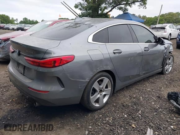 ✅ 2022 BMW 2 Series 228i • VIN: WBA53AK0XN7L30322 • Lot: 42566160. Wystawiony na IAAI z przebiegiem 36 094 mil. Bezpłatny archiwum sprzedaży aukcyjnych z USA i szczegółowy raport historii pojazdu na DreamBid. Zdjęcie 4.