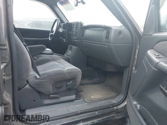 ✅ 2001 Chevrolet Silverado 2500HD LS • VIN: 1GCHK23U21F199851 • Лот: 42180073. Опубликован ранее на IAAI с пробегом 80 168 миль. Бесплатный доступ к архиву аукционных продаж из США и подробный отчёт об истории автомобиля на DreamBid. Изображение 5.