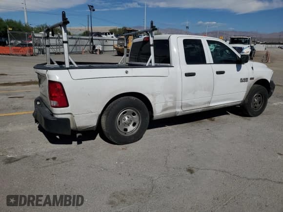 ✅ 2018 Ram 1500 Tradesman • VIN: 1C6RR6FTXJS133279 • Lot: 81083455. Wystawiony na Copart z przebiegiem 58 559 mil. Bezpłatny archiwum sprzedaży aukcyjnych z USA i szczegółowy raport historii pojazdu na DreamBid. Zdjęcie 3.