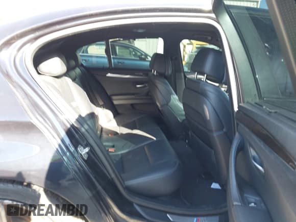 ✅ 2014 BMW 5 Series 535i xDrive • VIN: WBA5B3C58ED537995 • Лот: 43642998. Опубликован ранее на IAAI с пробегом 138 611 миль. Бесплатный доступ к архиву аукционных продаж из США и подробный отчёт об истории автомобиля на DreamBid. Изображение 8.